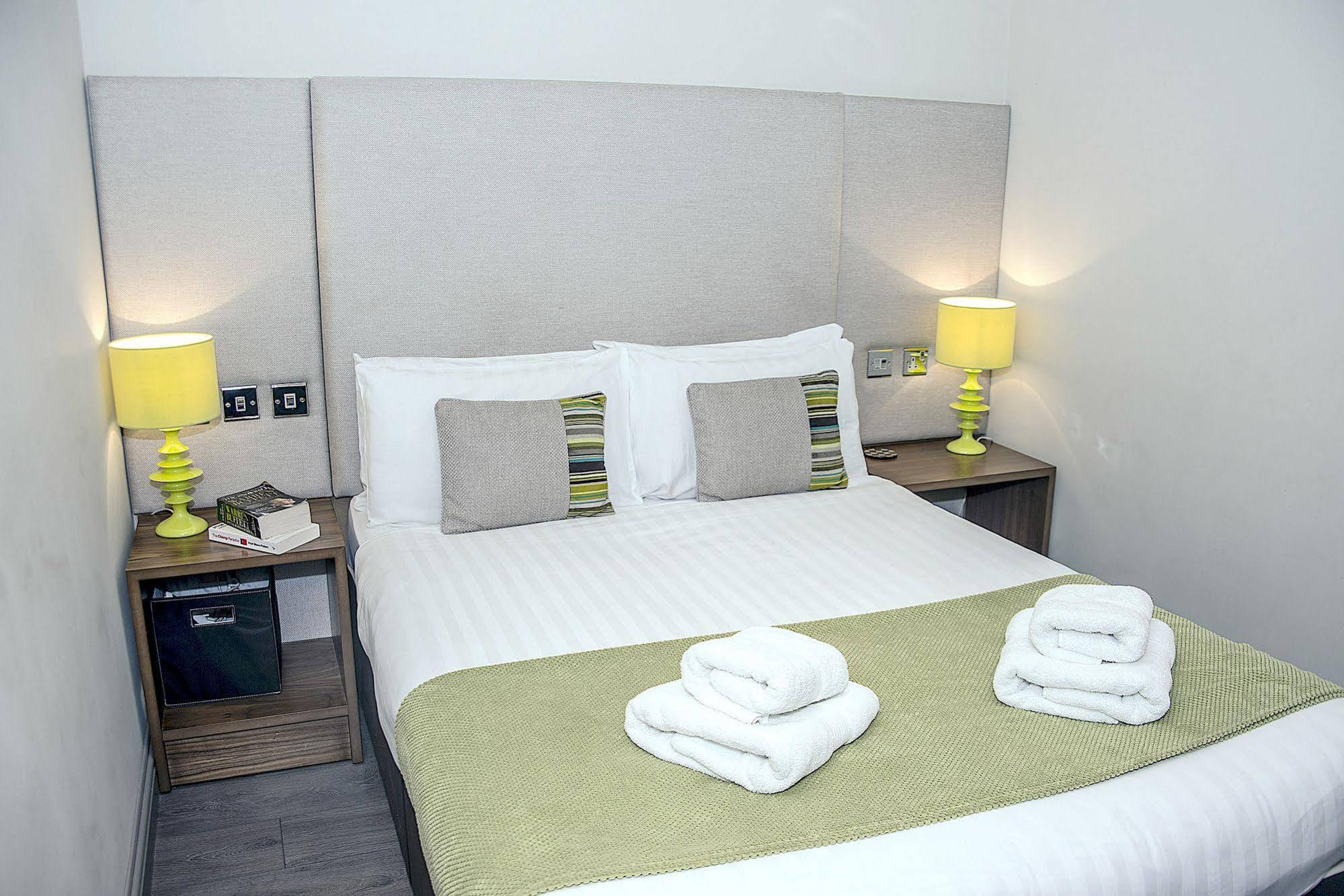 Base Serviced Apartments - City Road Chester Exterior foto